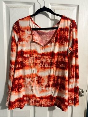 Bobbie Brooks Red & White Tie-Dye V-Neck Long Sleeve Top